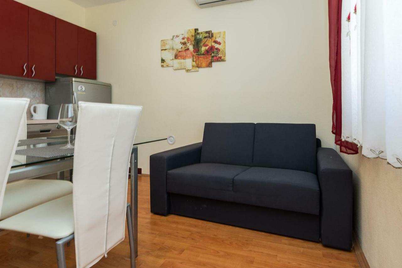 Apartman Mladenka Sukošan エクステリア 写真