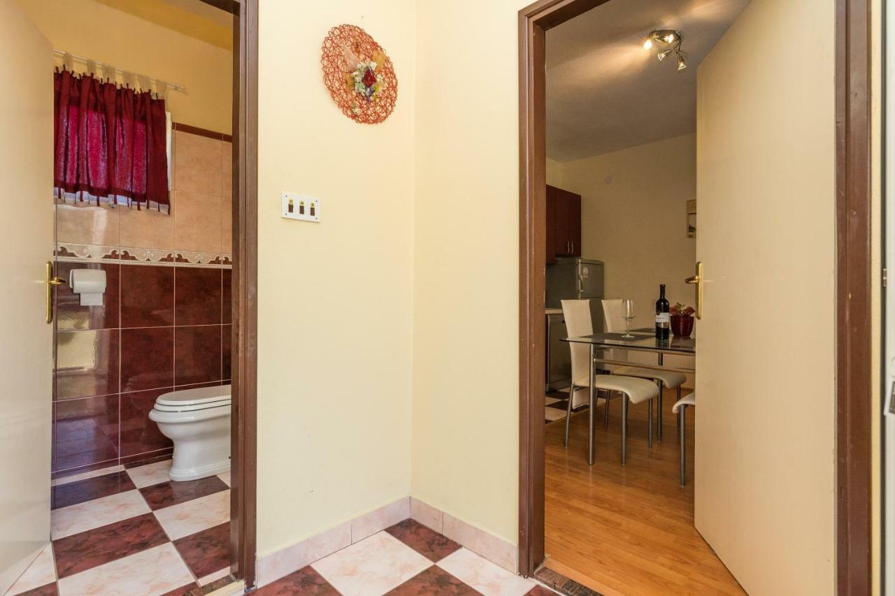 Apartman Mladenka Sukošan エクステリア 写真