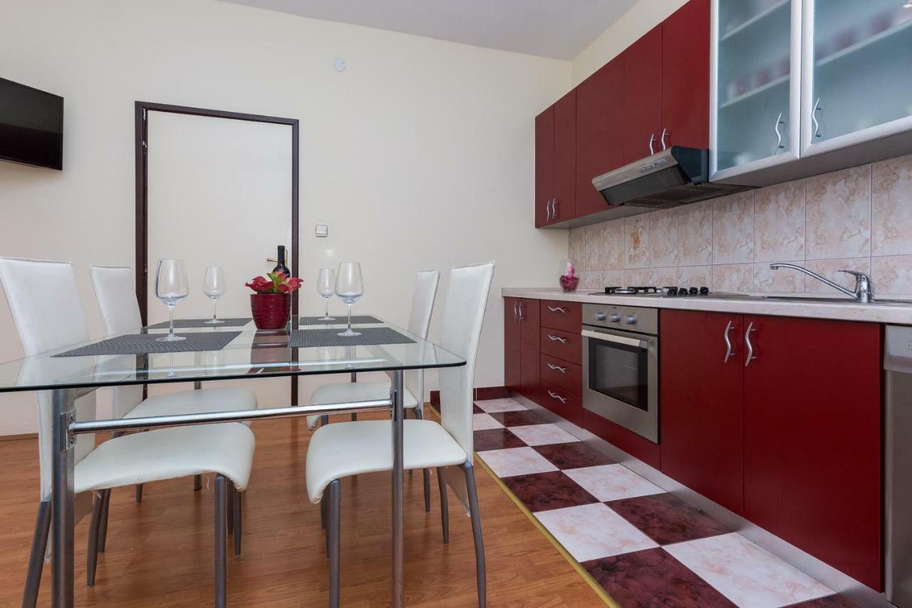 Apartman Mladenka Sukošan エクステリア 写真